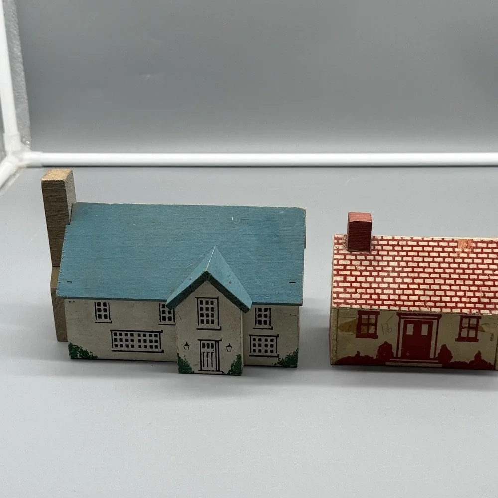 Vintage Hobbytown Wooden Model Railroad Buildings House Boro School Train Layout